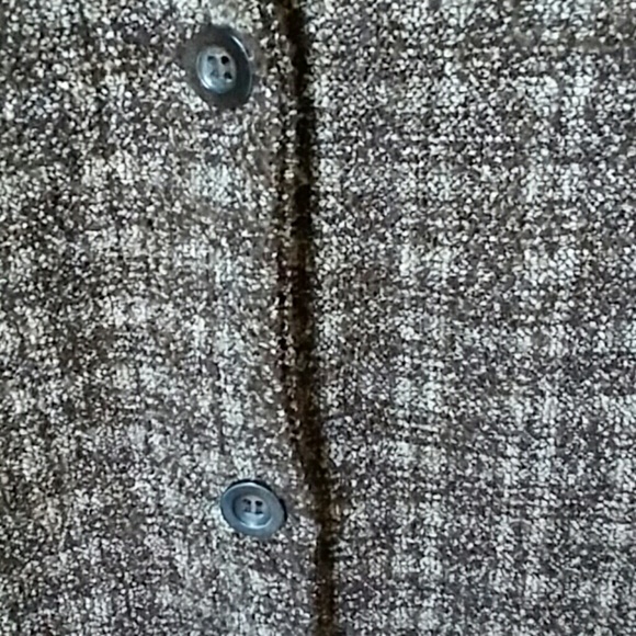 Lightweight jacket. - Picture 3 of 3